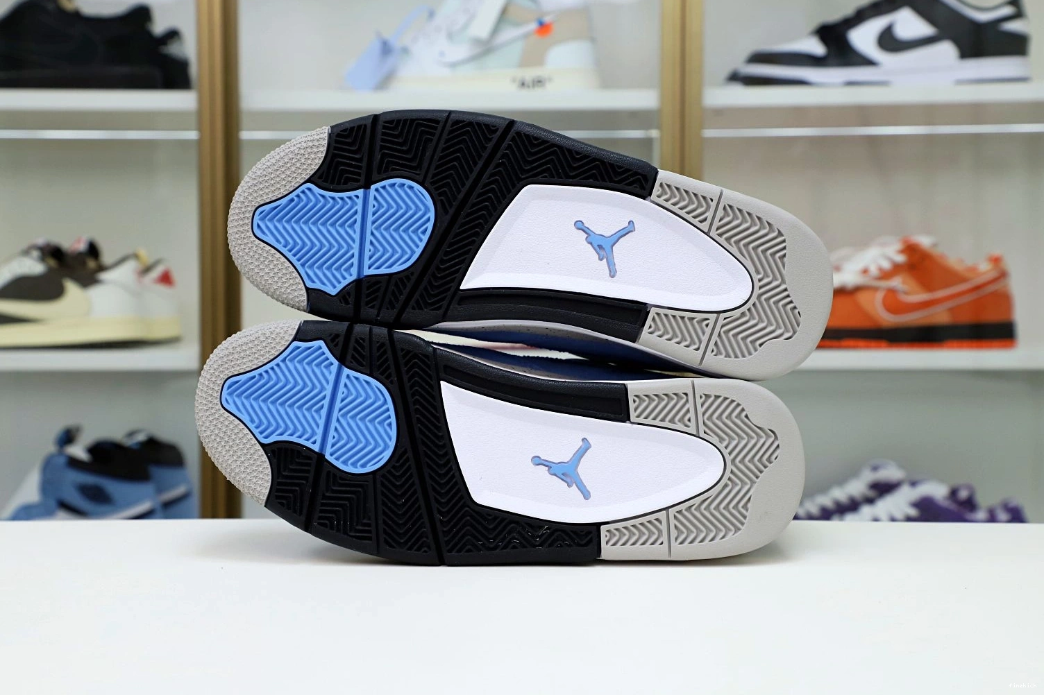 JORDAN BLUE UNIVERSITY 4 AIR 1016